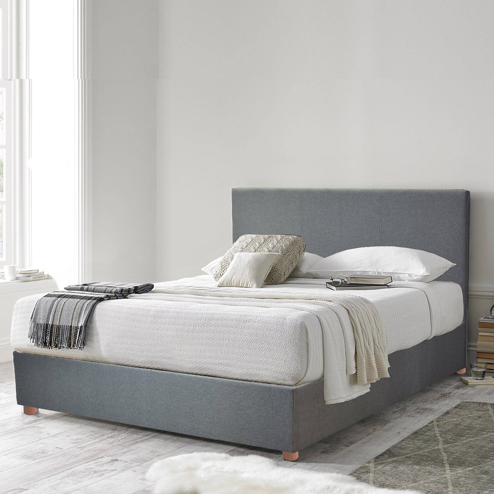 Innovatives VariLuxe-Bett - Austauschbares Kopfteil: Stoff- und Holzlattenrost