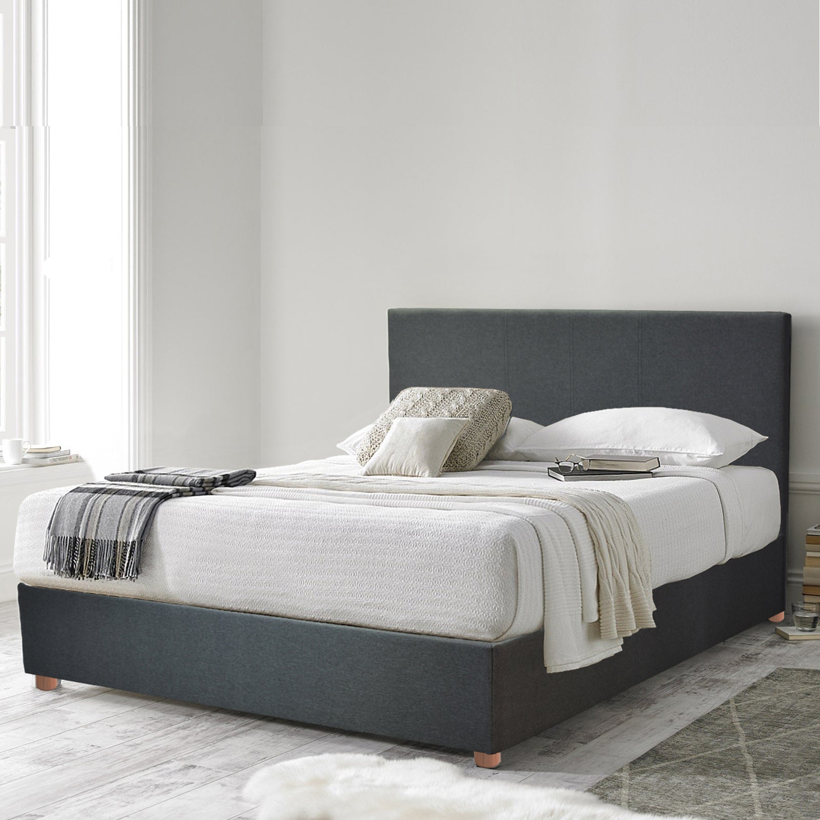 Innovatives VariLuxe-Bett - Austauschbares Kopfteil: Stoff- und Holzlattenrost