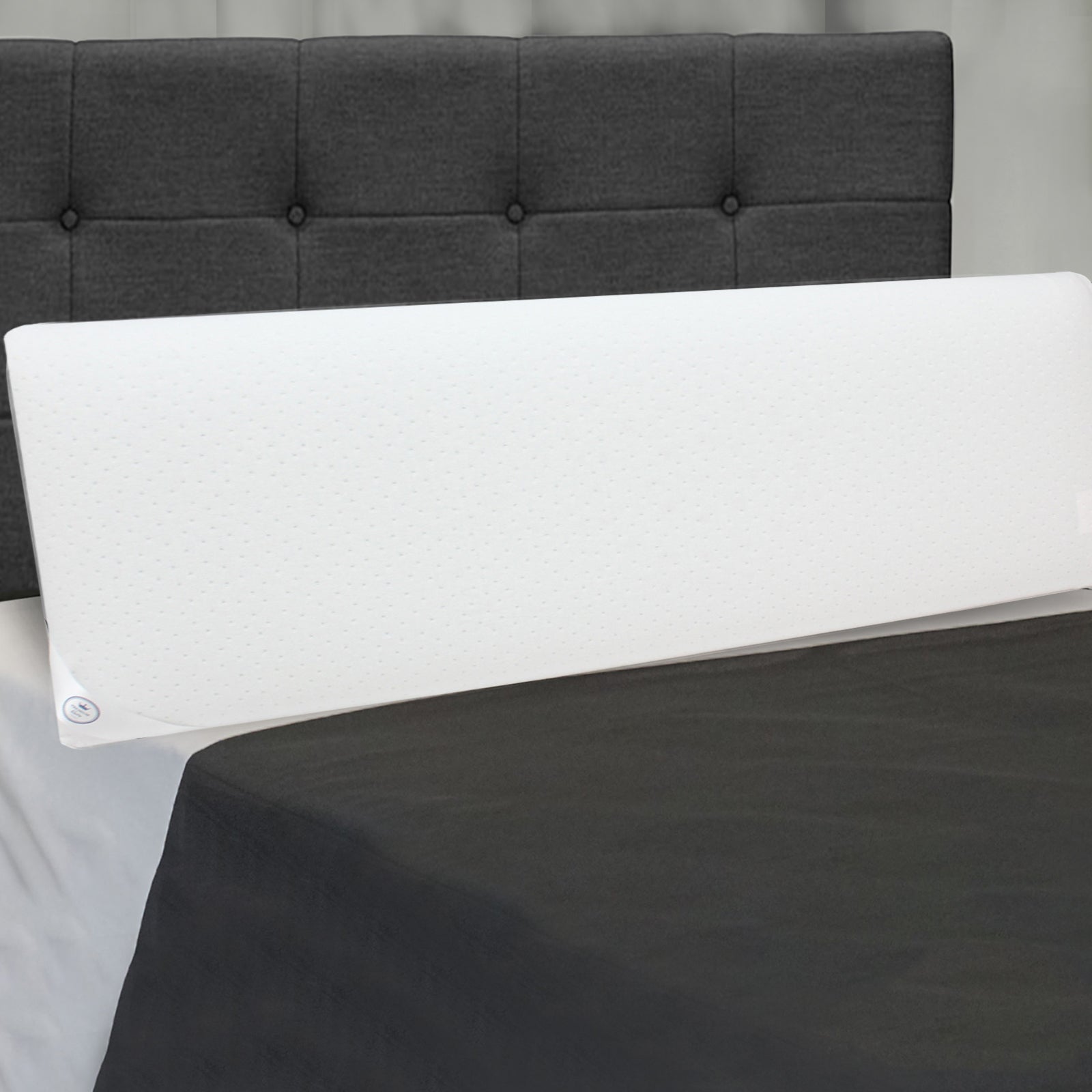 Prestige-Nackenrolle: Mikroperforierter Memory-Schaum - Abnehmbarer Bezug