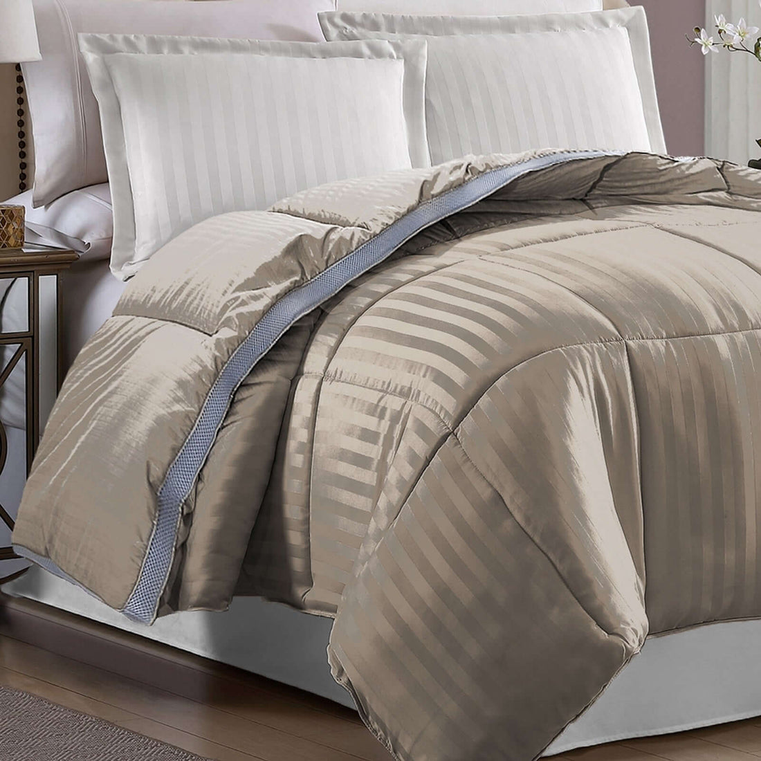 Couette 4 saisons Luxe taupe : réversible et thermorégulatrice